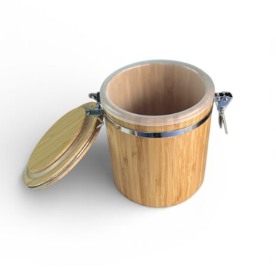 Contenedor hermético de bambú natural abierto