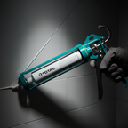 Aplicando silicona en junta de cerámica de baño