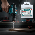 Punta PH2 en taladro atornillando tornillo Phillips en madera
