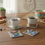 Posavasos gato artístico en uso en mesa de desayuno con tazas