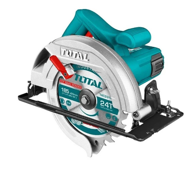 Sierra circular eléctrica TOTAL 1400W 185mm 24T en uso cortando madera en taller